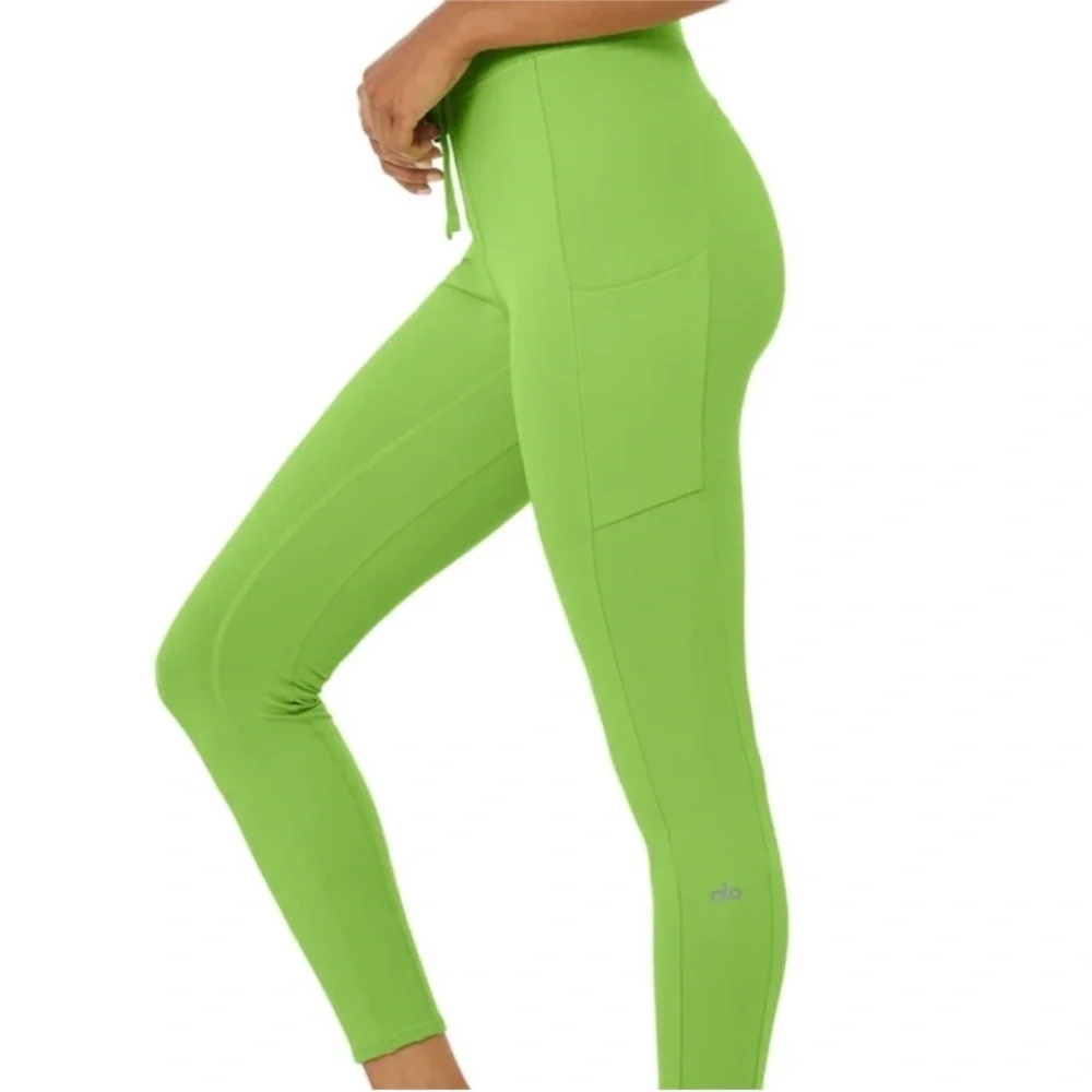 ALO Yoga 7/8 High-Waist‎ Checkpoint Leggings in Green Apple